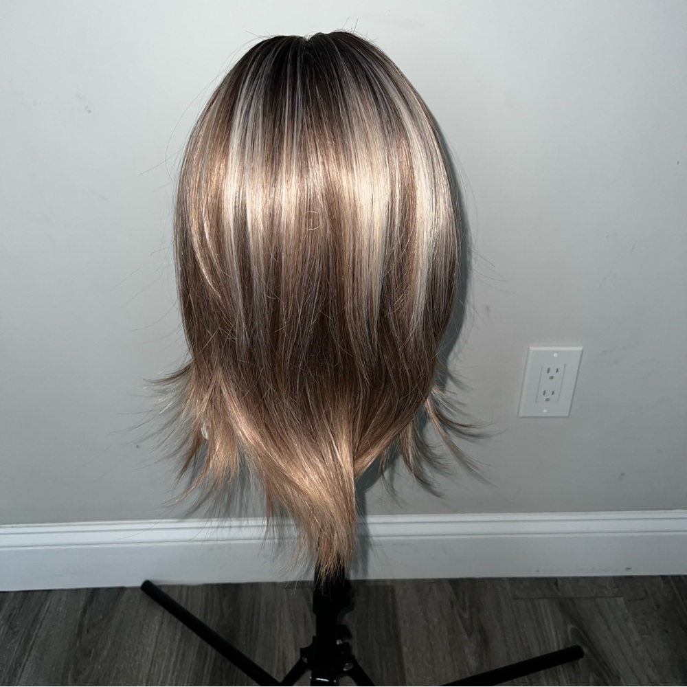 DWY 16-Inch Short Wave Glueless Synthetic Wig - Picture 11 of 16